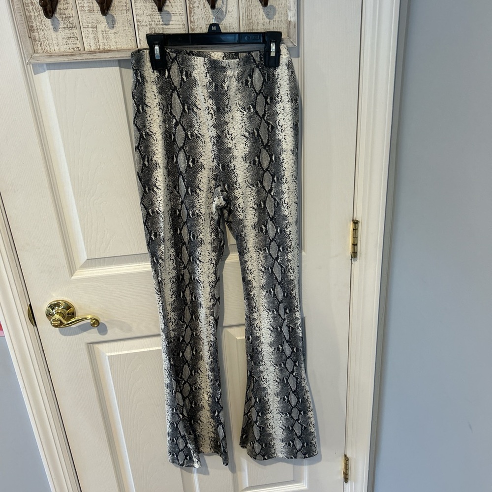 Flowy leggings pants